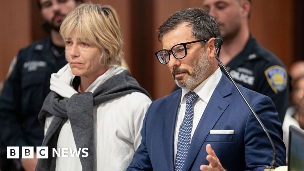 Actress Selma Blair faces charges for kicking nurse and officer after plane incident
